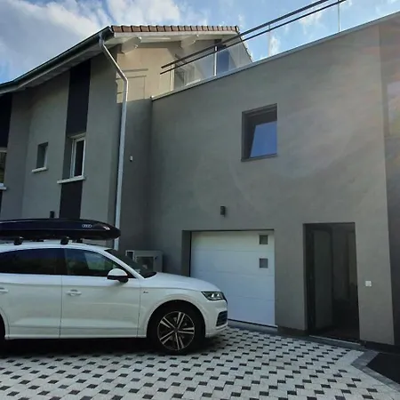 公寓 Standing Jacuzzi 热拉梅